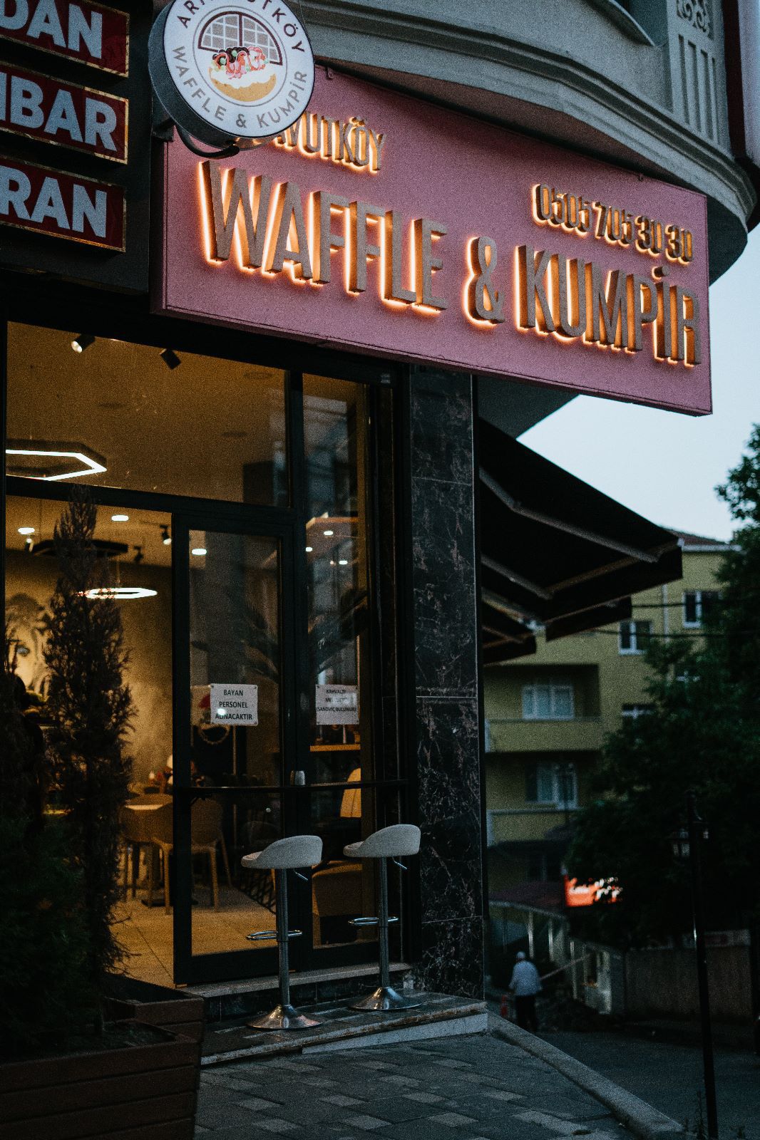 Arnavutköy Waffle & Kumpir Sizleri Bekliyor…